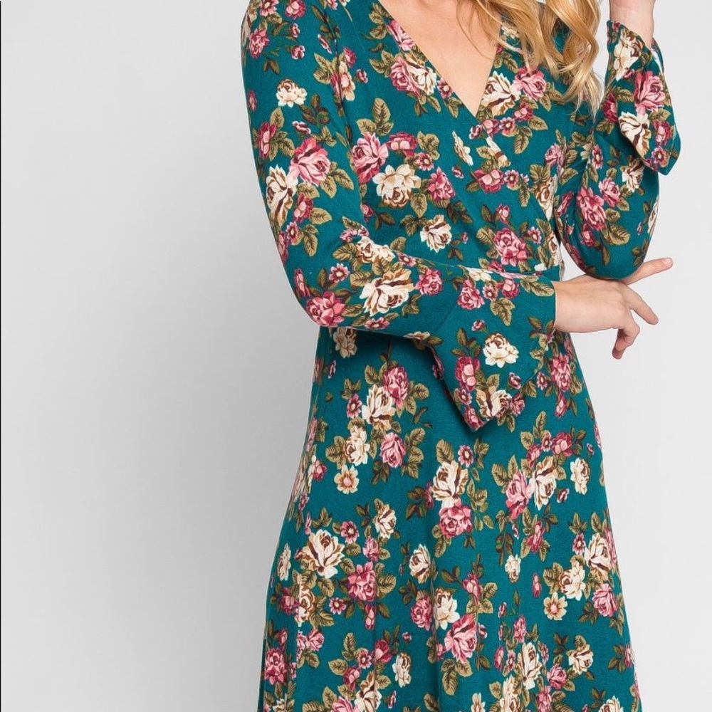PRAIRIE LARGE SURPLICE FRONT OXFORD SLEEVE DRESS